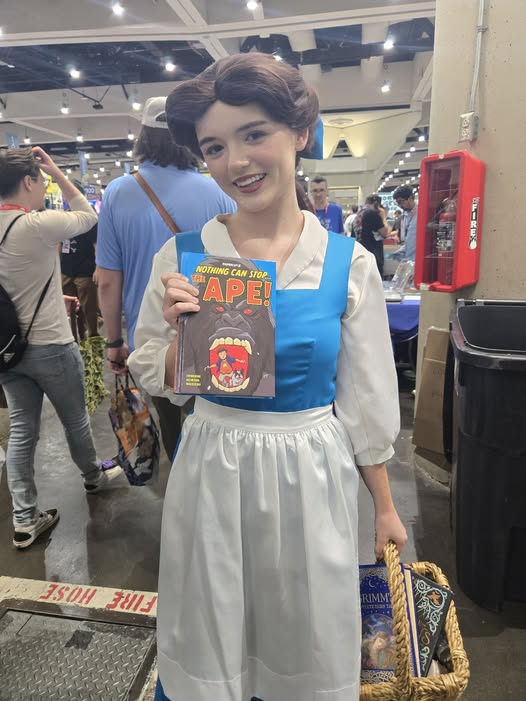 Belle cosplayer at SDCC