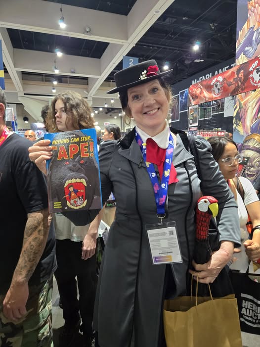 Mary Poppins cosplayer at SDCC